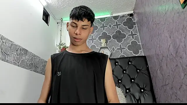 Show ass – video modela na kameri sexyboys_cutex18