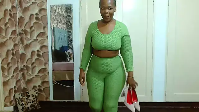 NAKED TWERK WITH HEELS ON👠🍑 - Vídeo de Bigboobsbooty, modelo de vídeos