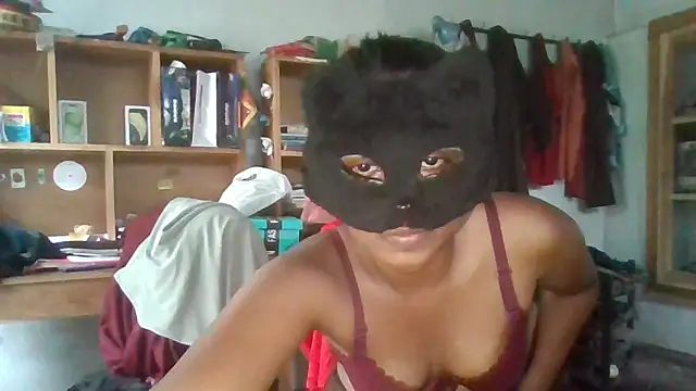 [5 Apr 10:02] Ticket Show - vídeo de la modelo de cam Nora-2003