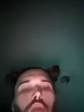 [23 Dec 21:04] Public Show - vidéo du modèle de showcams CumOnMyAssbb