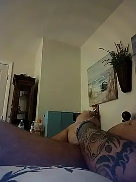 Chillen - video by shyguy8569 cam model