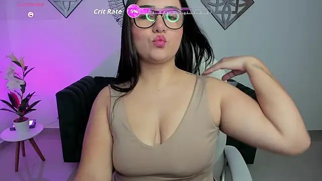 Feeling so hot in my pvt - video by Gabriella_evans_ cam model