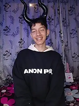 Interaccition wict You, naked - βίντεο μοντέλου heyy_noah11