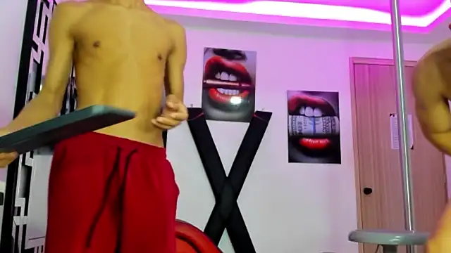 DEEP THROAT +CUM - فيديو من EMPIRE_BOYS1 موديل الكام