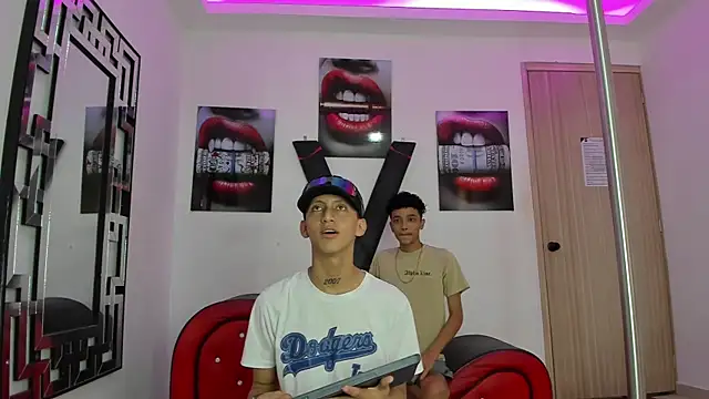 FUCK ASS + SHOW X2 🥵🥛🥛 - فيديو من EMPIRE_BOYS1 موديل الكام