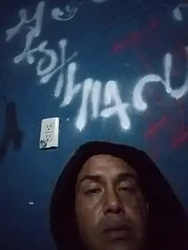 [10 Dec 02:31] Public Show– pastilla7y kameramodell videója