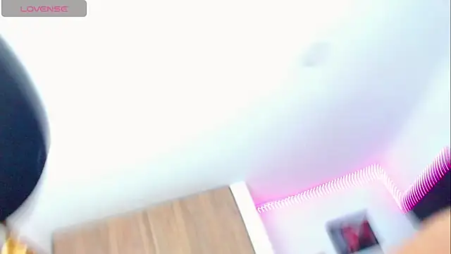 a very christmasy milk for your throat - video oleh model kamera Amber_bigdick22