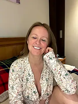 [2 Jan 08:51] Private Show I wanna see you jiggle it - video av madamlillyrose cam-modell