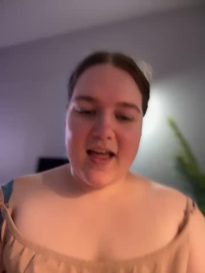 PS/ Сowgirl and lying on back – video od webkamerové modelky SummerTina