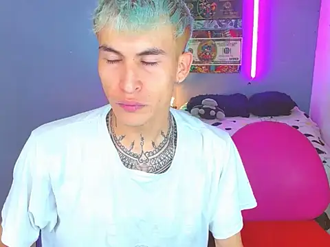 IM GHERE LOL - vidéo du modèle de showcams Latin_boysxxxx