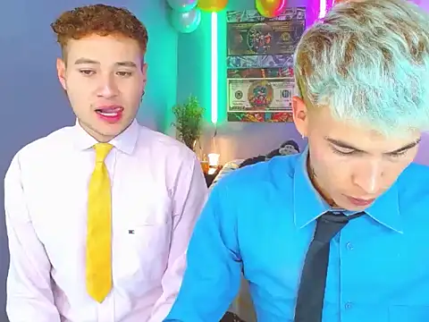 SNIFF DICKS - vidéo du modèle de showcams Latin_boysxxxx