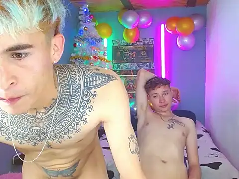 Public Show - vidéo du modèle de showcams Latin_boysxxxx