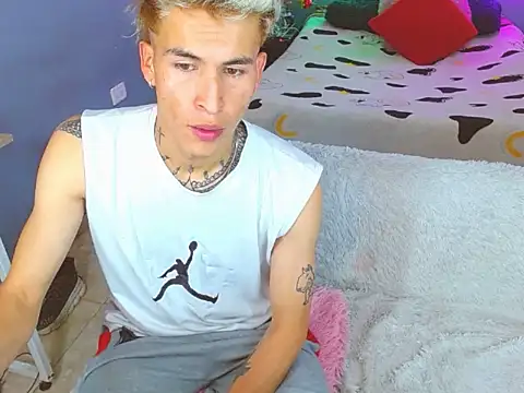 jordan - vidéo du modèle de showcams Latin_boysxxxx