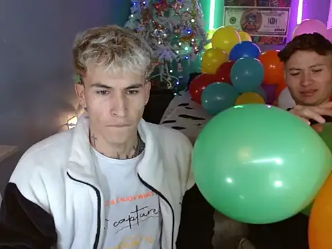 freee boys - vidéo du modèle de showcams Latin_boysxxxx