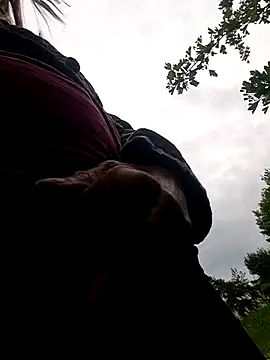 [28 Apr 19:31] Public Show – video od webkamerové modelky Cheryl_F