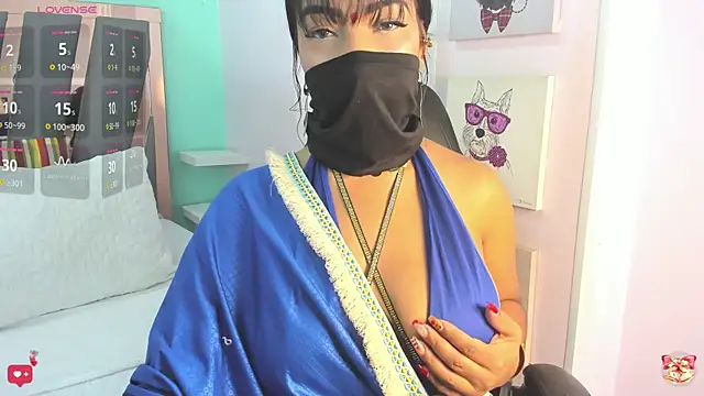 Delicious Squirt - video by Iniya_Parul cam model