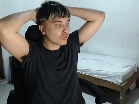 [20 Dec 12:01] Public Show – video od webkamerové modelky CuteAlexBoy