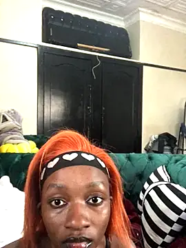 [20 Oct 16:16] Public Show - vídeo de la modelo de cam Mickeylatoya01