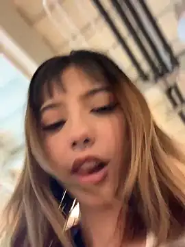 Look how bad I behave in the bath 😈 - video by MiaaCute- cam model