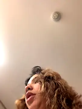 Come spy on me😈 - video by MiaaCute- cam model