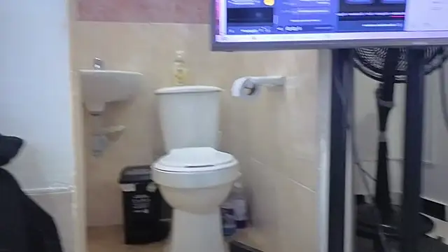 foam and cock - video by Stevenbrand cam model