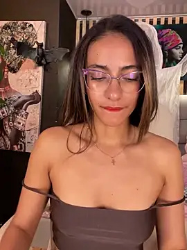 a small gift for my friends - video oleh model kamera elegant__rouse