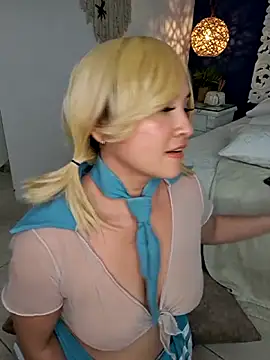 Naughty blonde 🔥👑 - video by CoralQuinn cam model