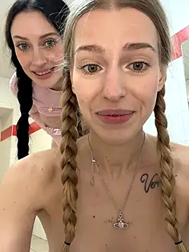 2 GIRLS LICK PUSSY EACH OTHER OUTSIDE CABIN - video by kira_mia cam model