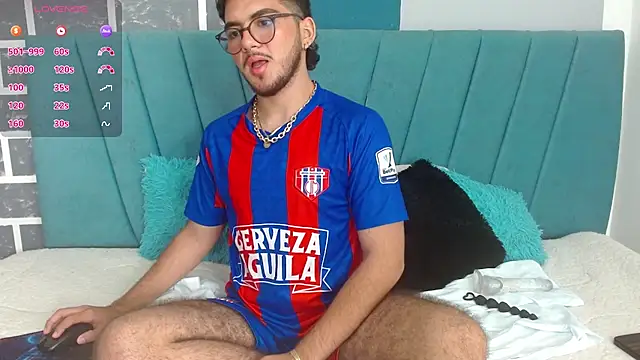 SHOW FULL ASS - video by Zac_Golden cam model