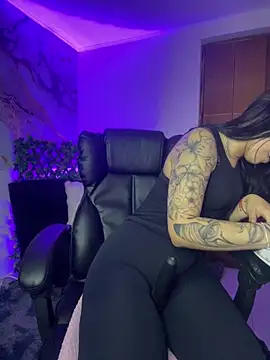 masturbation very hot - video van MAVI_EC cam-model