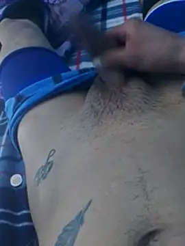 [5 Dec22xm– Ojitosbrrr kameramodell videója