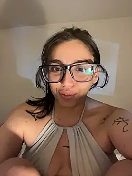 [23 Nov 16:01] Private Show - video by gigi333regi cam model