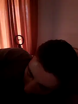 [27 Oct 09:38] Public Show - video by TheSexyMaster cam model