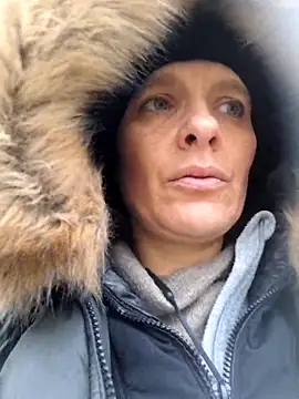 [5 Jan 09:52] cercami - 視頻由 Piediniecollant 主播提供