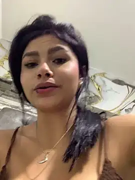 In the room of my house - video di Kim_Luna1 modella di cam