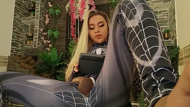 spider girl climbed on your cock