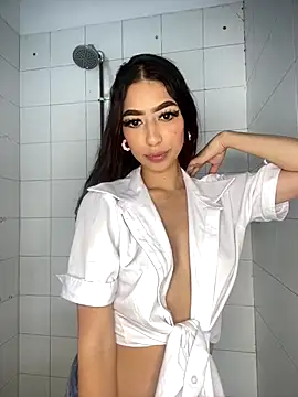 Take a shower with me - video by Ivy_Spicy cam model
