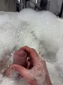 [28 Dec 13:05] Public Show - video by krycha14 cam model