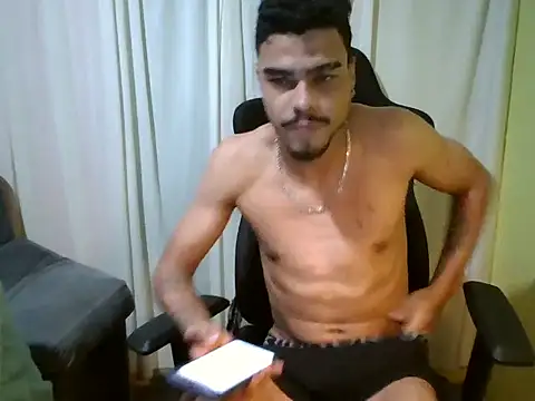 Private Show - Amigo mamando e levando rola - video by Joao_BRL cam model
