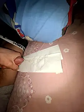 İ cum. Public show – video od webkamerové modelky Bigpenis22sm