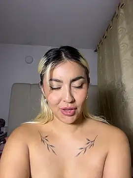 Spank my ass 🍑 - video của người mẫu cam Elina_Hills