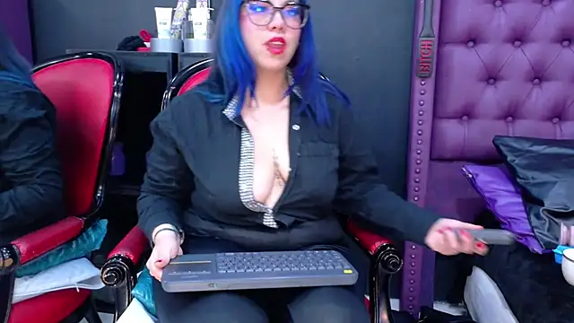 rip pantyhose! - video by BellaBarness cam model