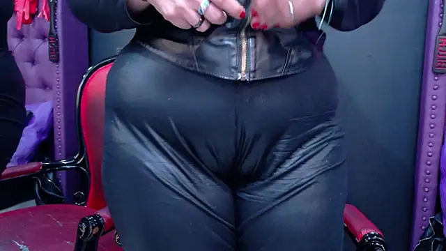 hot oil in my body naked! - video by BellaBarness cam model