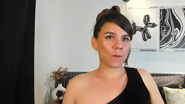 [21 Nov 20:26] Private Show - video di Cloe_Bonne modella di cam