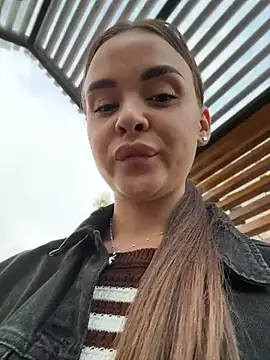 Private show in public place💋