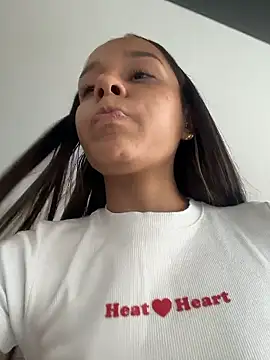 Hot show with my friend 😈 + fountain squirt 💦 - video by Brunettecollins05 cam model