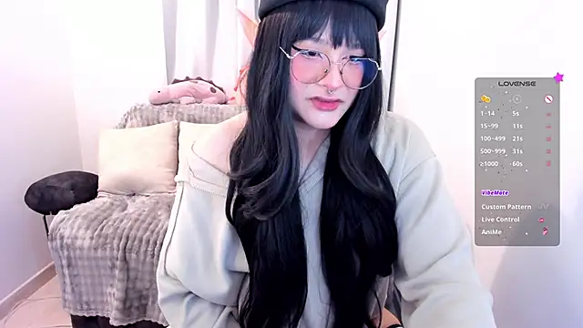 Naked + show Ass closeee 🤭👉🏻👈🏻