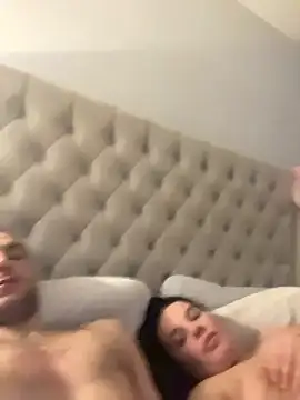 [19 Jan 01:00] Public Show - vídeo de la modelo de cam Kinkycouple142