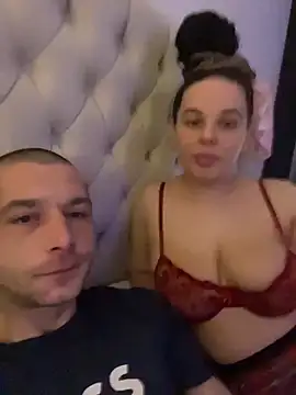 [5 Feb 21:44] Private Show - vídeo de la modelo de cam Kinkycouple142