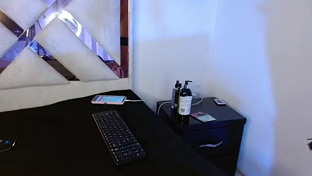 let's play fast 💦 😈 - video by tael_novacs cam model